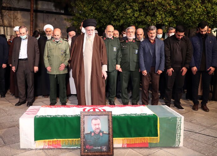اقامه نماز رهبر معظم انقلاب بر پیکر سردار شهید سید رضی موسوی